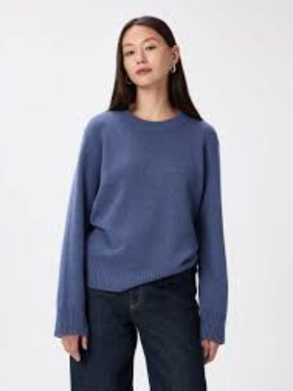 Quince Mongolian Cashmere Oversized Crewneck Sweater in Heather Storm